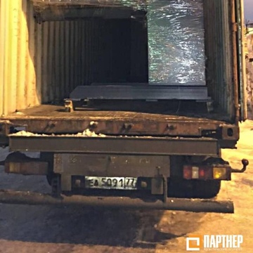  Фотография негабаритного груза в контейнере – установки для сварки металла 